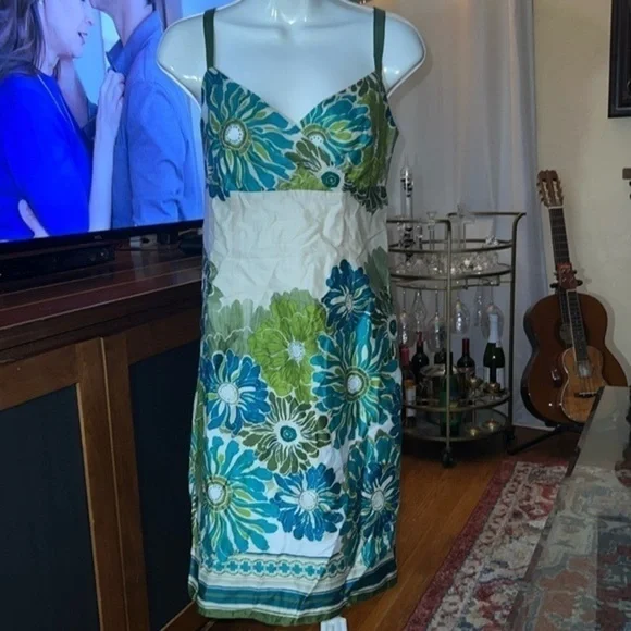 Ann Taylor blue, green and white floral dress, size 8P - Picture 3 of 9
